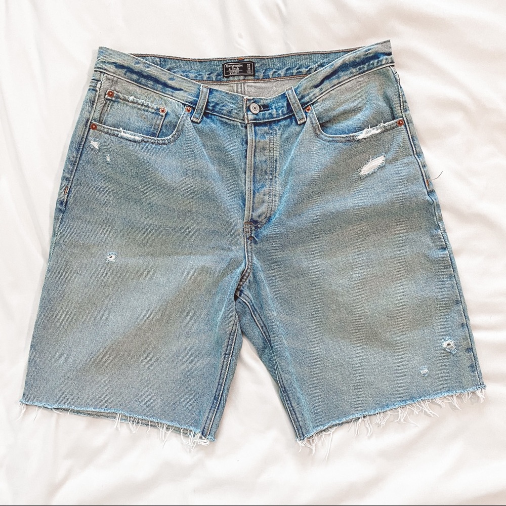 NWT Abercrombie & Fitch High Rise 9” Shorts